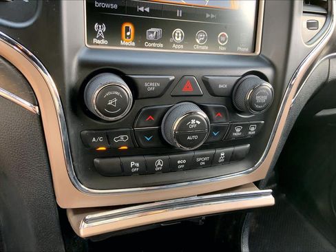 Used 2017 Jeep Grand Cherokee Limited AWD/4WD image 33