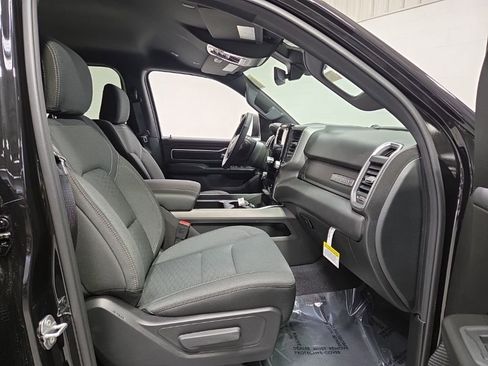 New 2026 RAM 1500 4x4 Crew Cab image 10