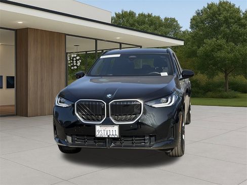 Used 2025 BMW X3 xDrive30i w/ Premium Package image 3