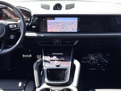 New 2026 Porsche Cayenne Turbo image 20