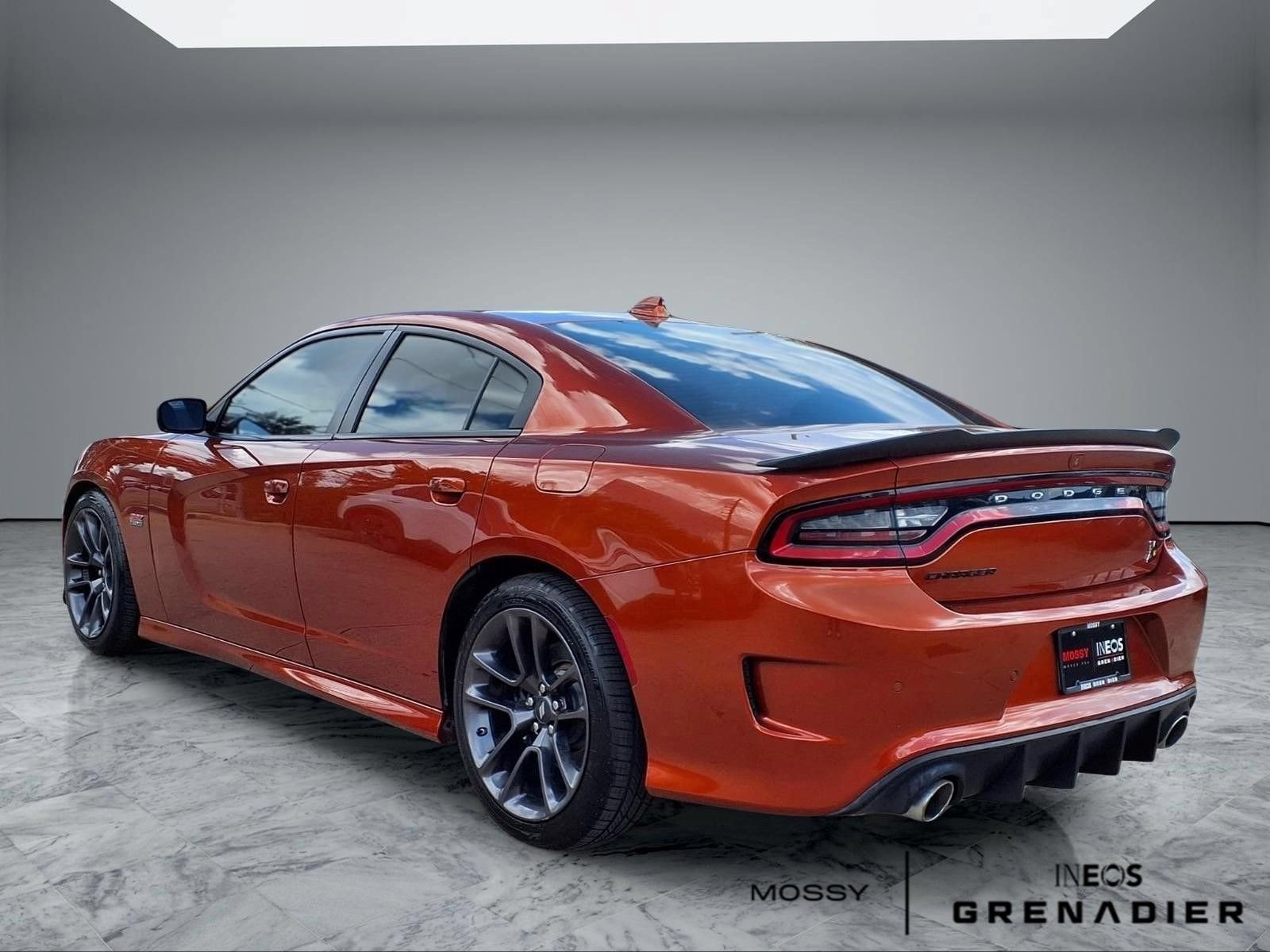 Used 2020 Dodge Charger Scat Pack RWD image 2