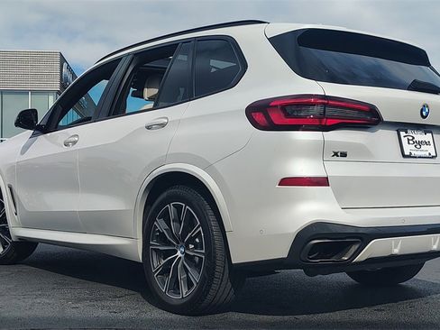 Used 2021 BMW X5 M50i image 4