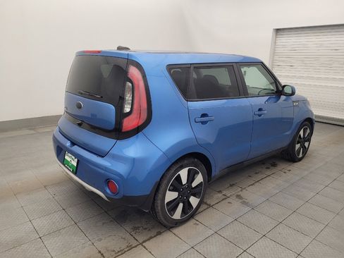 Used 2019 Kia Soul + image 9