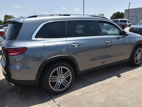 Used 2024 Mercedes-Benz GLS 450 4MATIC image 5
