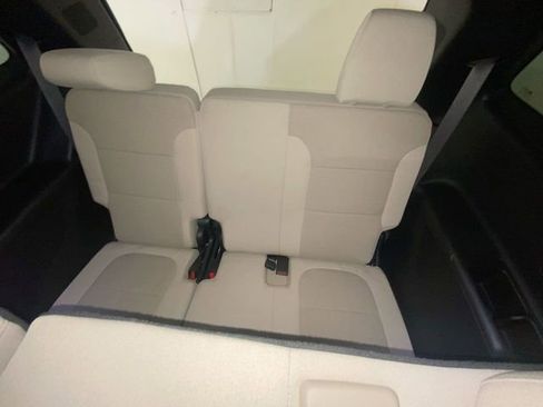 Certified 2023 Chevrolet Traverse LS FWD image 11