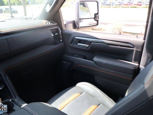 Used 2025 GMC Sierra 2500 AT4 w/ AT4 Premium Plus Package AWD/4WD image 24