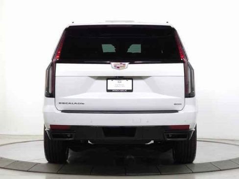 Used 2021 Cadillac Escalade Sport w/ Driver Assist Tech Package image 5