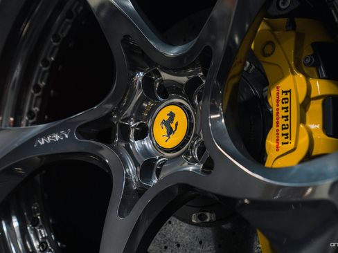 Used 2022 Ferrari SF90 Spider image 15