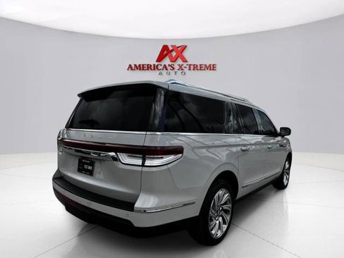 Used 2024 Lincoln Navigator L Reserve AWD/4WD image 5