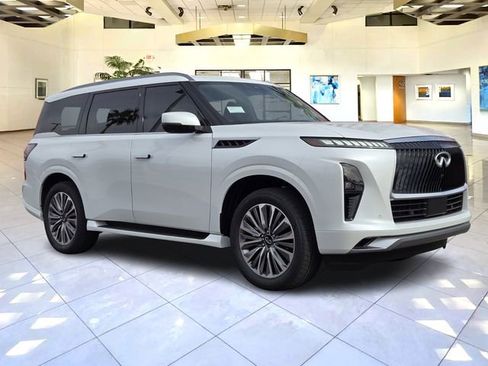 New 2026 INFINITI QX80 Luxe RWD image 3