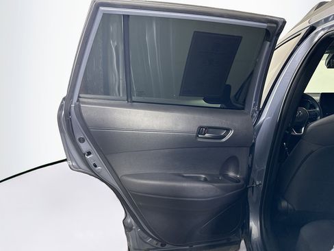 Used 2023 Toyota Corolla Cross LE AWD/4WD image 26