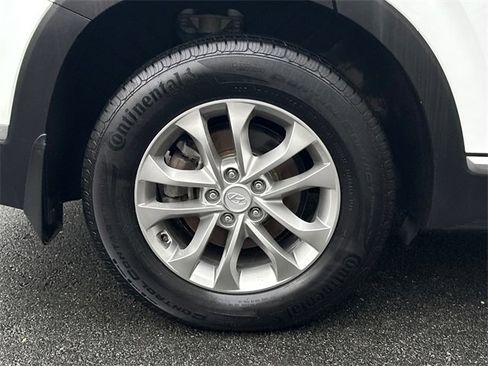 Used 2019 Hyundai Santa Fe SE image 7