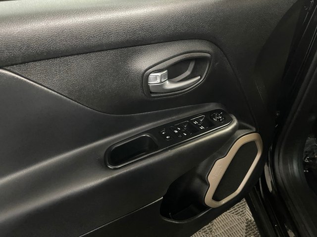 Used 2016 Jeep Renegade Limited AWD/4WD image 22