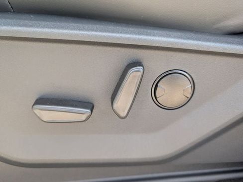 New 2025 Ford Expedition Active image 47