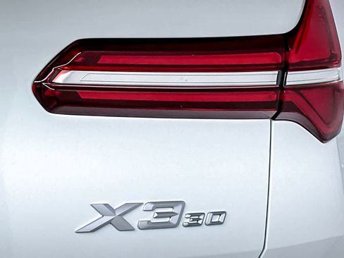 Used 2026 BMW X3 xDrive30 w/ Premium Package image 26