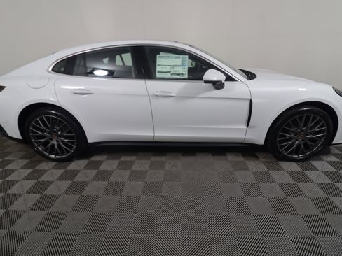 New 2026 Porsche Panamera 4 image 8