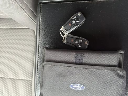 Used 2016 Ford F150 XLT w/ Equipment Group 302A Luxury AWD/4WD image 23