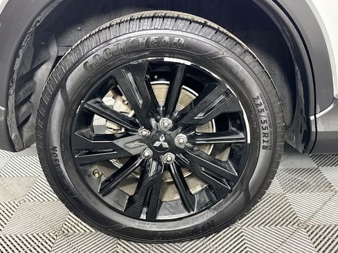 Used 2024 Mitsubishi Eclipse Cross LE AWD/4WD image 32