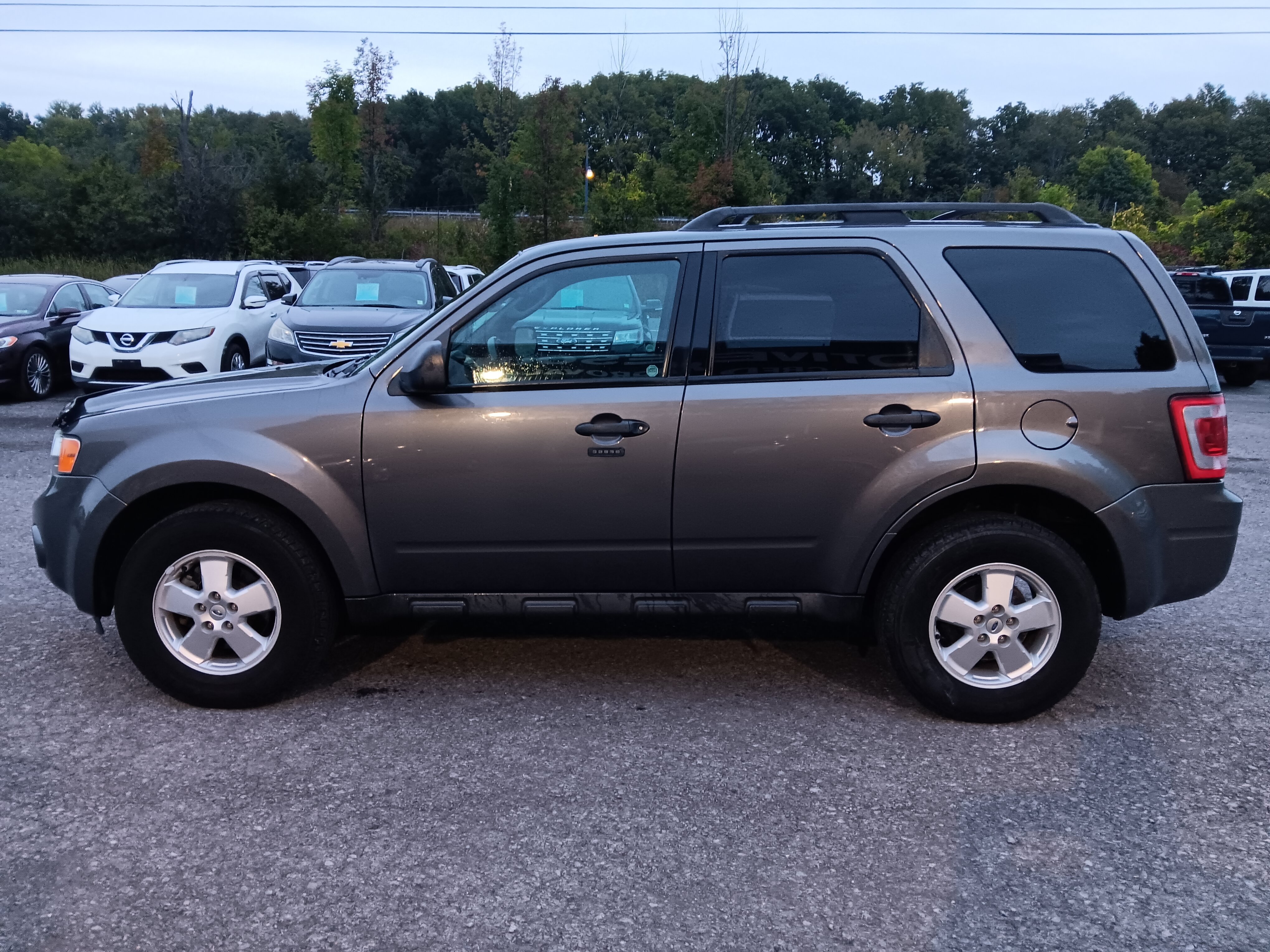 Used 2012 Ford Escape XLT AWD/4WD image 2
