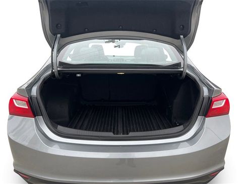 Used 2023 Chevrolet Malibu LS image 18