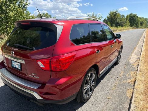 Used 2018 Nissan Pathfinder Platinum AWD/4WD image 6