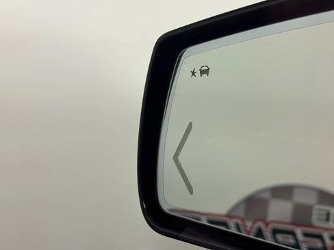 Used 2015 Chevrolet Suburban LT w/ Luxury Package image 42