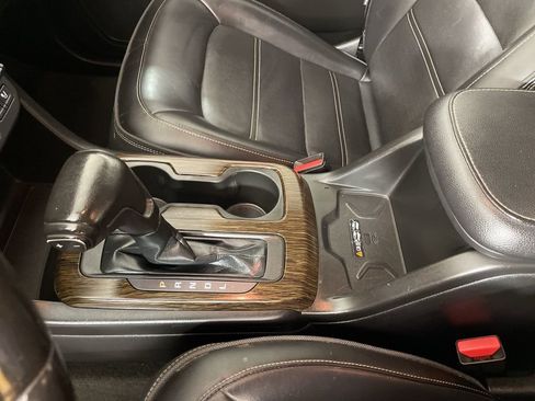 Used 2018 GMC Canyon Denali image 32