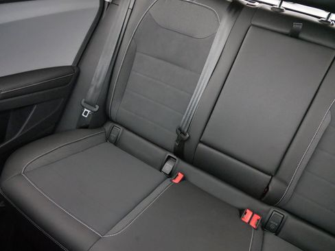 Certified 2024 Volkswagen Taos SE image 12