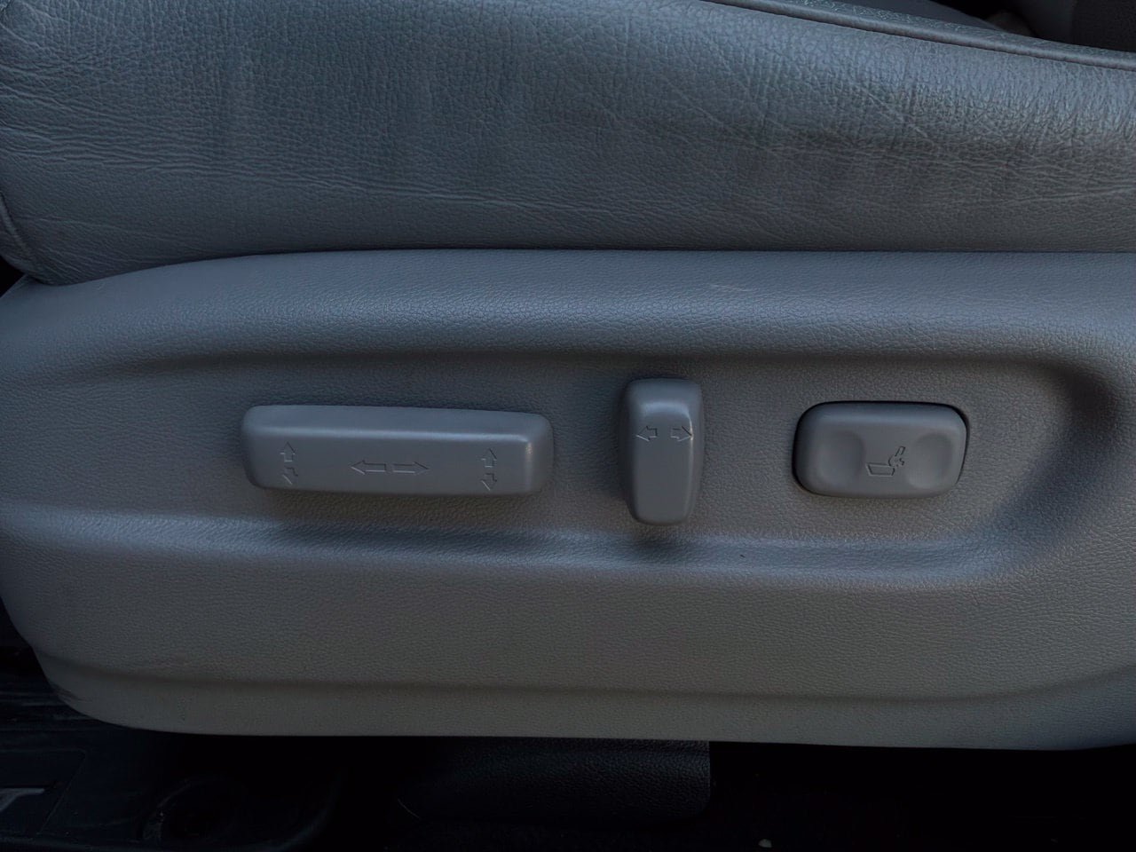 Used 2025 Honda Passport EX-L image 12