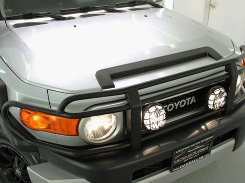 Used 2008 Toyota FJ Cruiser 2WD image 18
