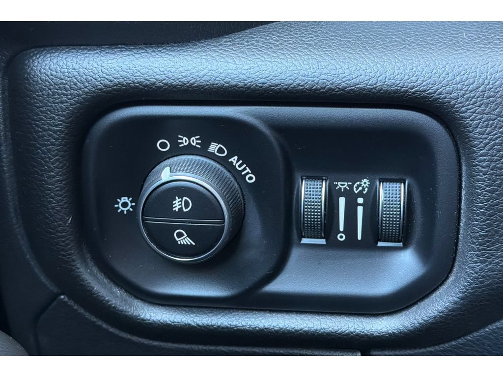 Used 2025 RAM 1500 Big Horn AWD/4WD image 30