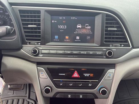 Used 2017 Hyundai Elantra SE FWD image 29