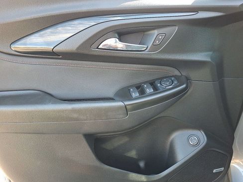 Used 2023 Chevrolet TrailBlazer RS w/ Sun and Liftgate Package AWD/4WD image 13