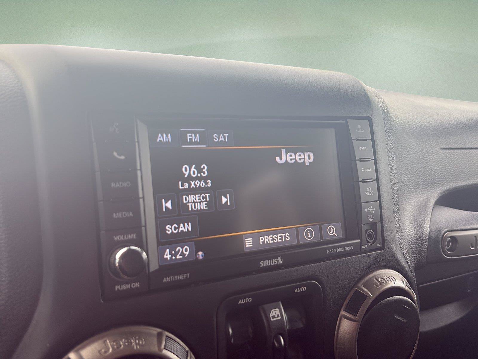 Used 2018 Jeep Wrangler Unlimited Sport AWD/4WD image 31