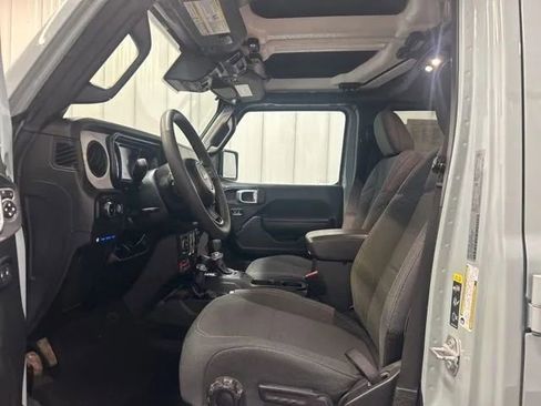 Used 2024 Jeep Wrangler Unlimited AWD/4WD image 10