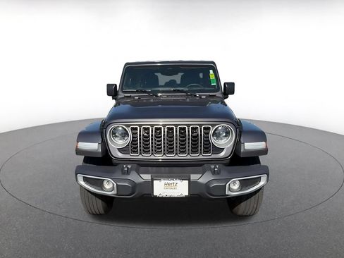 Used 2025 Jeep Wrangler Unlimited Sahara AWD/4WD image 4