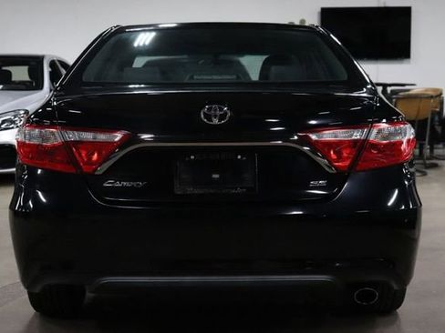 Used 2015 Toyota Camry SE FWD image 4
