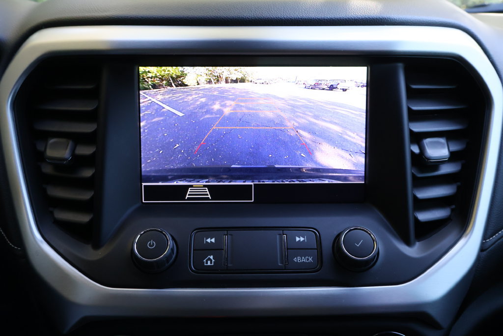 Certified 2023 GMC Acadia SLE w/ Driver Convenience Package FWD image 17