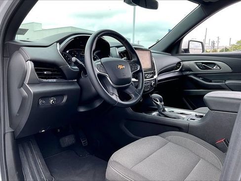 Used 2023 Chevrolet Traverse LT FWD image 8
