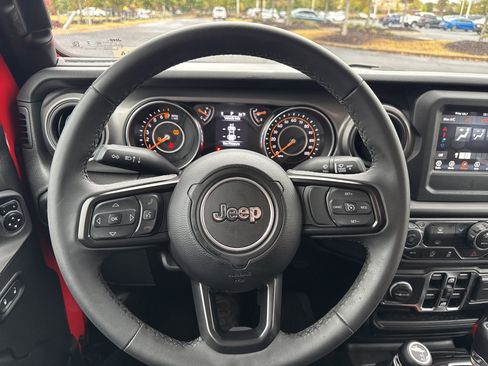 Used 2023 Jeep Gladiator Sport image 17