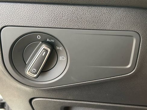 Certified 2023 Volkswagen Tiguan SE R-Line image 11