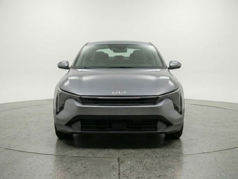 Used 2025 Kia K4 LXS image 2