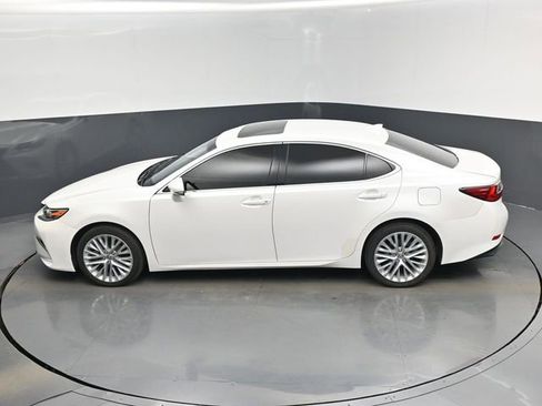 Used 2016 Lexus ES 350 w/ Luxury Package w/Wood Trim image 14