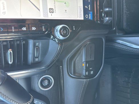 Used 2022 RAM 2500 Limited AWD/4WD image 17