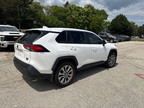 Used 2020 Toyota RAV4 XLE Premium AWD/4WD image 5