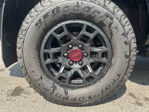 Used 2022 Toyota 4Runner TRD Off-Road Premium AWD/4WD image 21