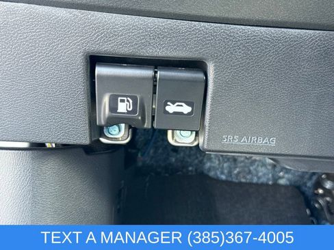 Used 2023 Nissan Kicks SR w/ SR Premium Package FWD image 20