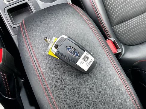 Used 2024 Ford Escape ST-Line w/ Tech Pack #1 AWD/4WD image 32