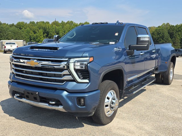 Used 2024 Chevrolet Silverado 3500 High Country w/ High Country Premium Package AWD/4WD image 1