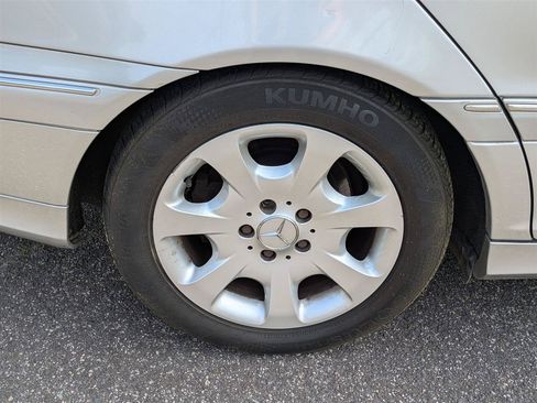 Used 2005 Mercedes-Benz C 240 4MATIC Sedan image 11
